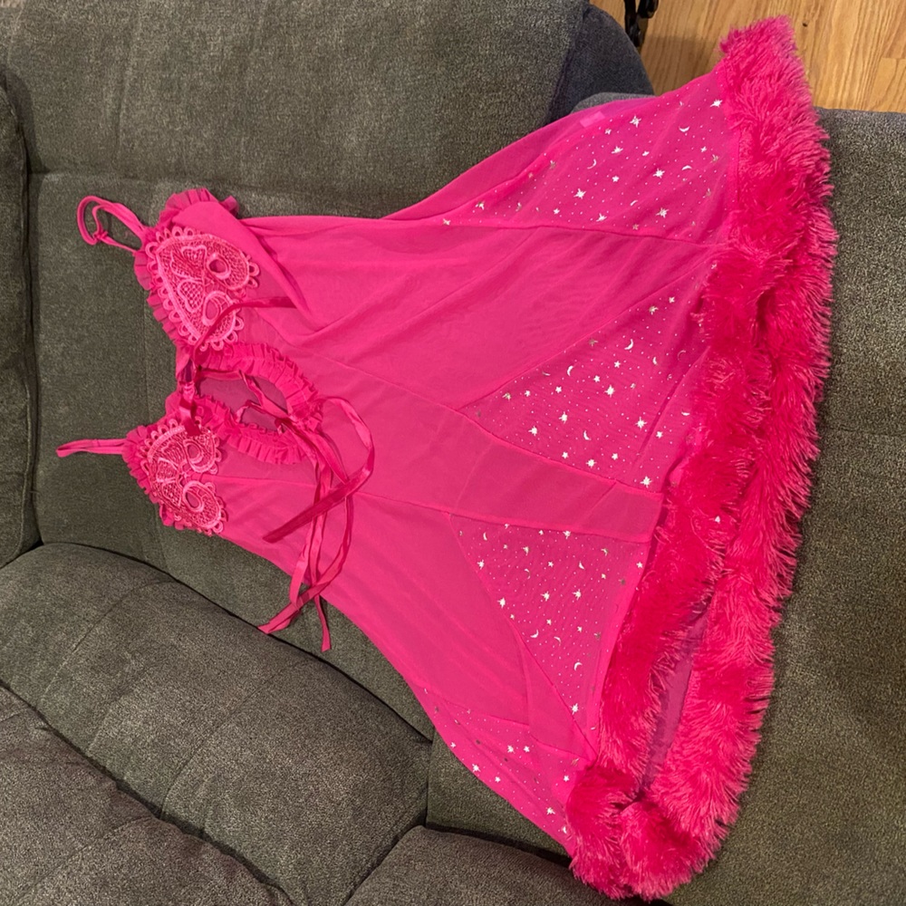 One size fits all pink lingerie sleeping dress with frills